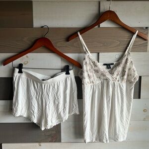 Tahari Intimates and Sleepware Set